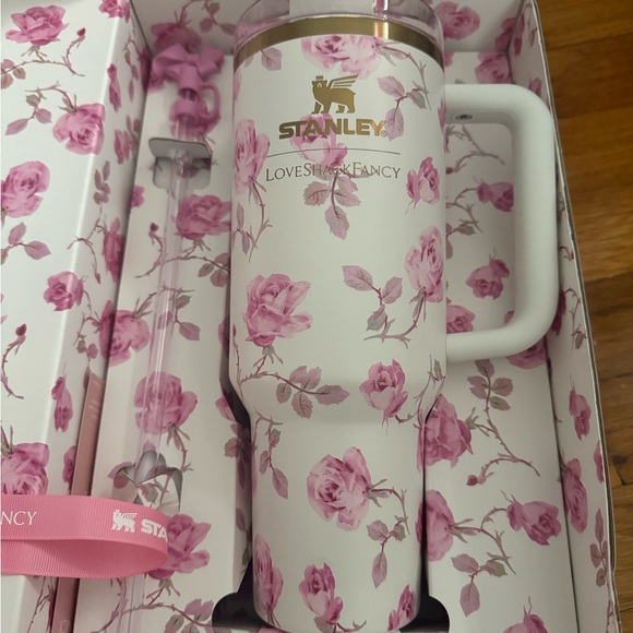 Stanley x LoveShackFancy 40 oz - Picture 2 of 4